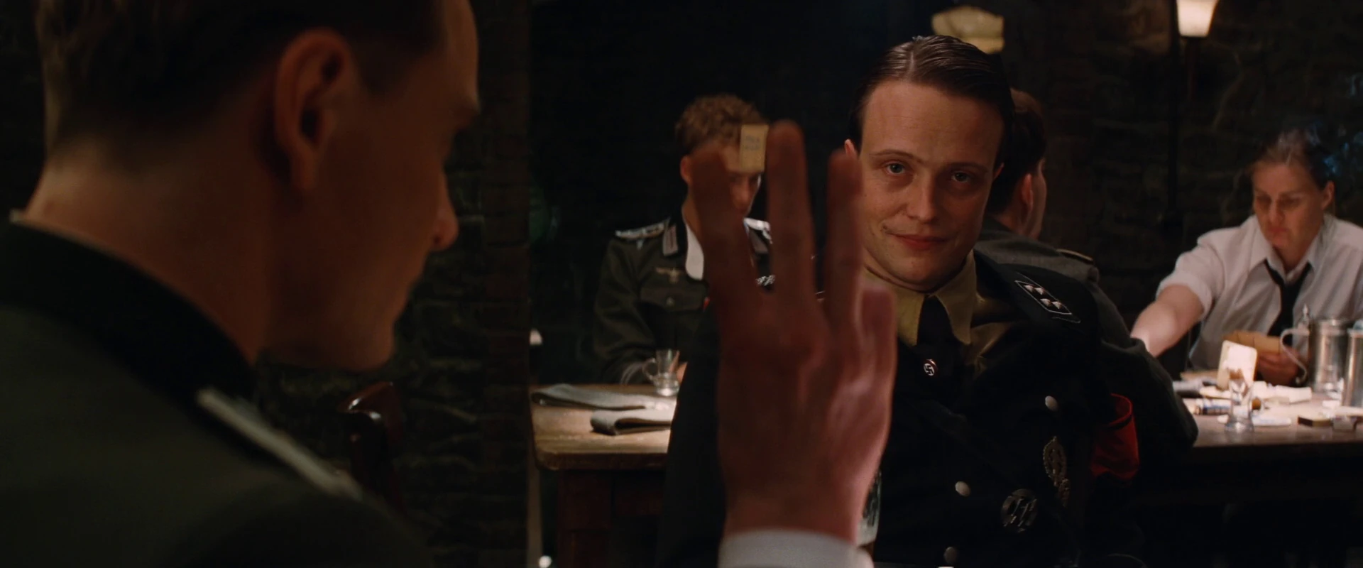 Archie_Hicox_and_his_three_fingers.webp