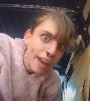 FuqYeahHesFuglyAF01.jpg