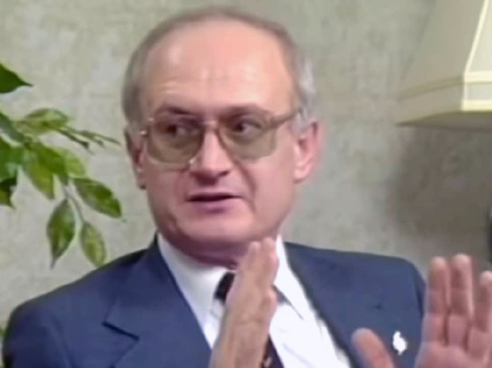 Yuri_Bezmenov.jpg