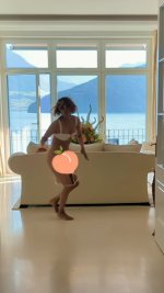 watch-hilarious-moment-halle-berrys.jpg